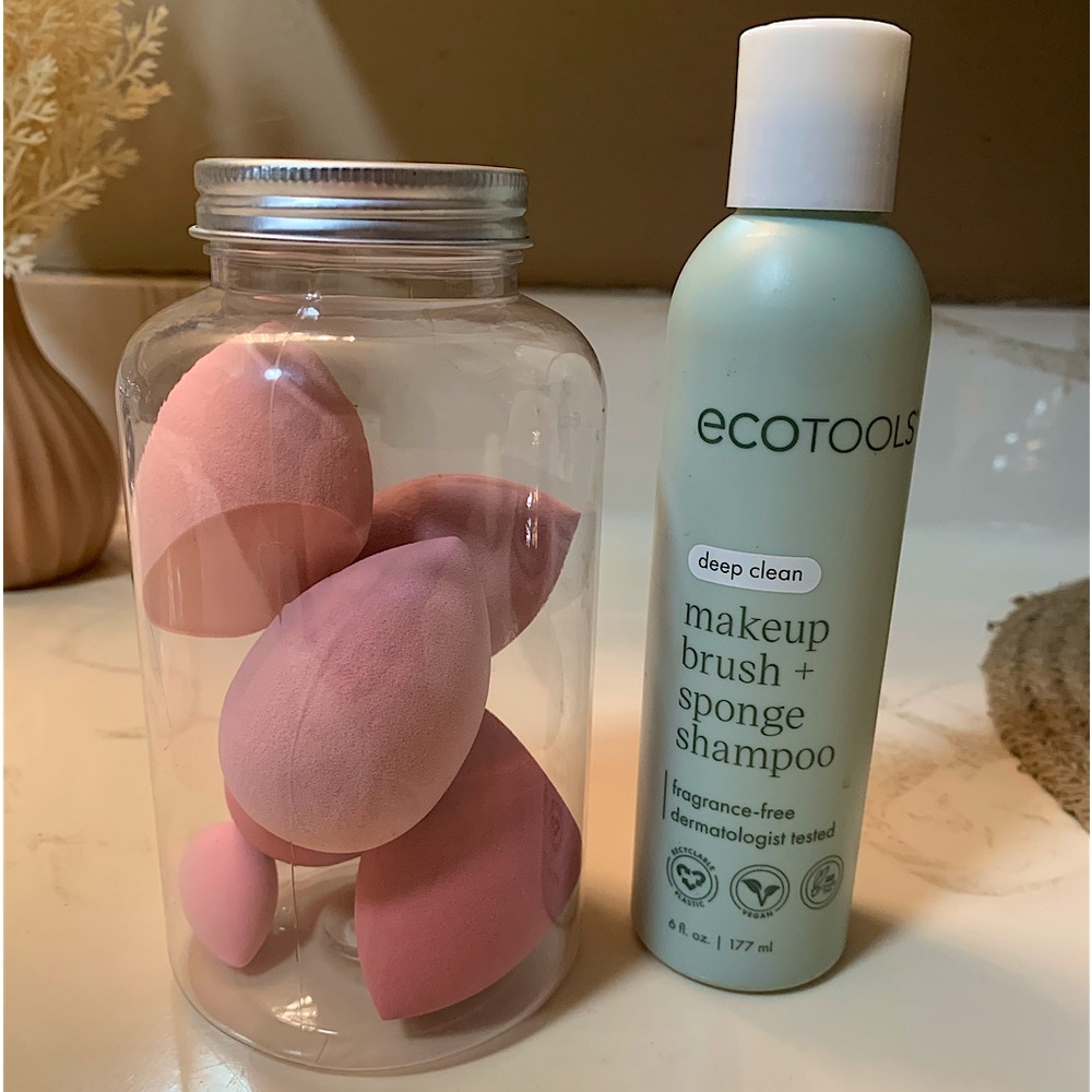 Unopened Ecotools Makeup Brush and Sponge Cleaner and Sponge variety pack